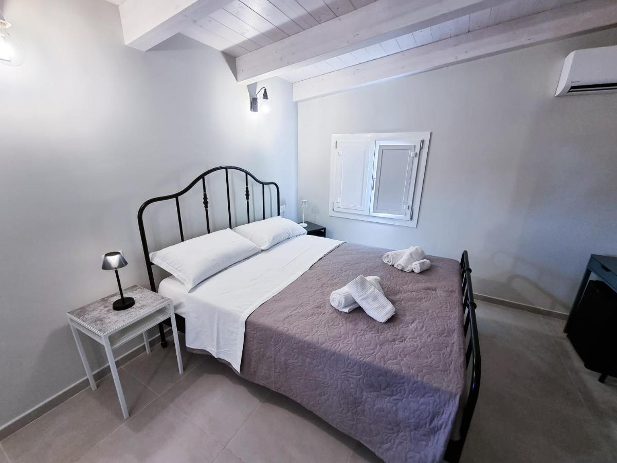 Civico 33 Bed and Breakfast Scalea Exteriör bild