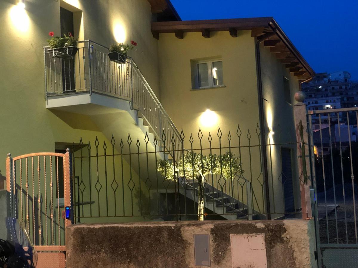 Civico 33 Bed and Breakfast Scalea Exteriör bild